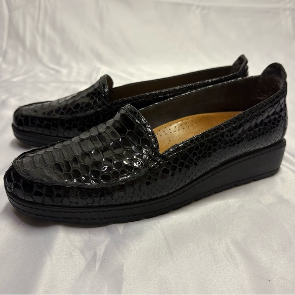 Stuart Weiztman Women’s 8 Black Snakeskin Patent Leather Embossed Loafers Croc - Picture 4 of 11